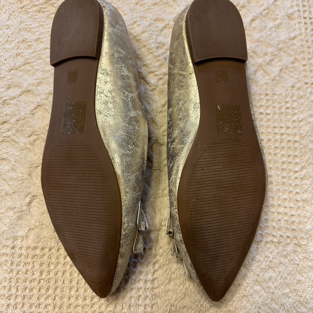 Metallic Ruffled Pointed Toe Flats - Picture 3 of 5